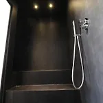 Black & White Deluxe Private Jacuzzi Wifi & Ac Steps From Sea *