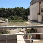 Apartment Black & White Deluxe Private Jacuzzi Wifi & Ac Steps From Sea Otranto