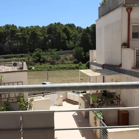 Lejlighed Black & White Deluxe Private Jacuzzi Wifi & Ac Steps From Sea Otranto