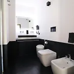 Black & White Deluxe Private Jacuzzi Wifi & Ac Steps From Sea * Otranto