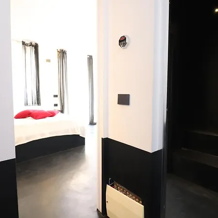 Appartamento Black And White *