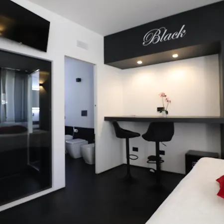 Black And White Appartamento